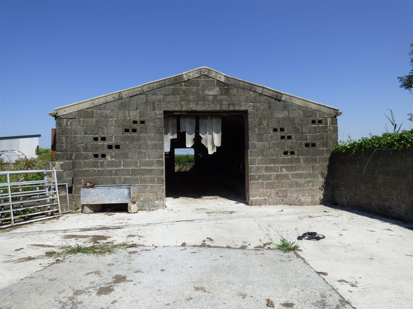CUBICLE SHED